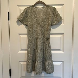 Abercrombie & Fitch flutter sleeve floral print wrap dress. Small